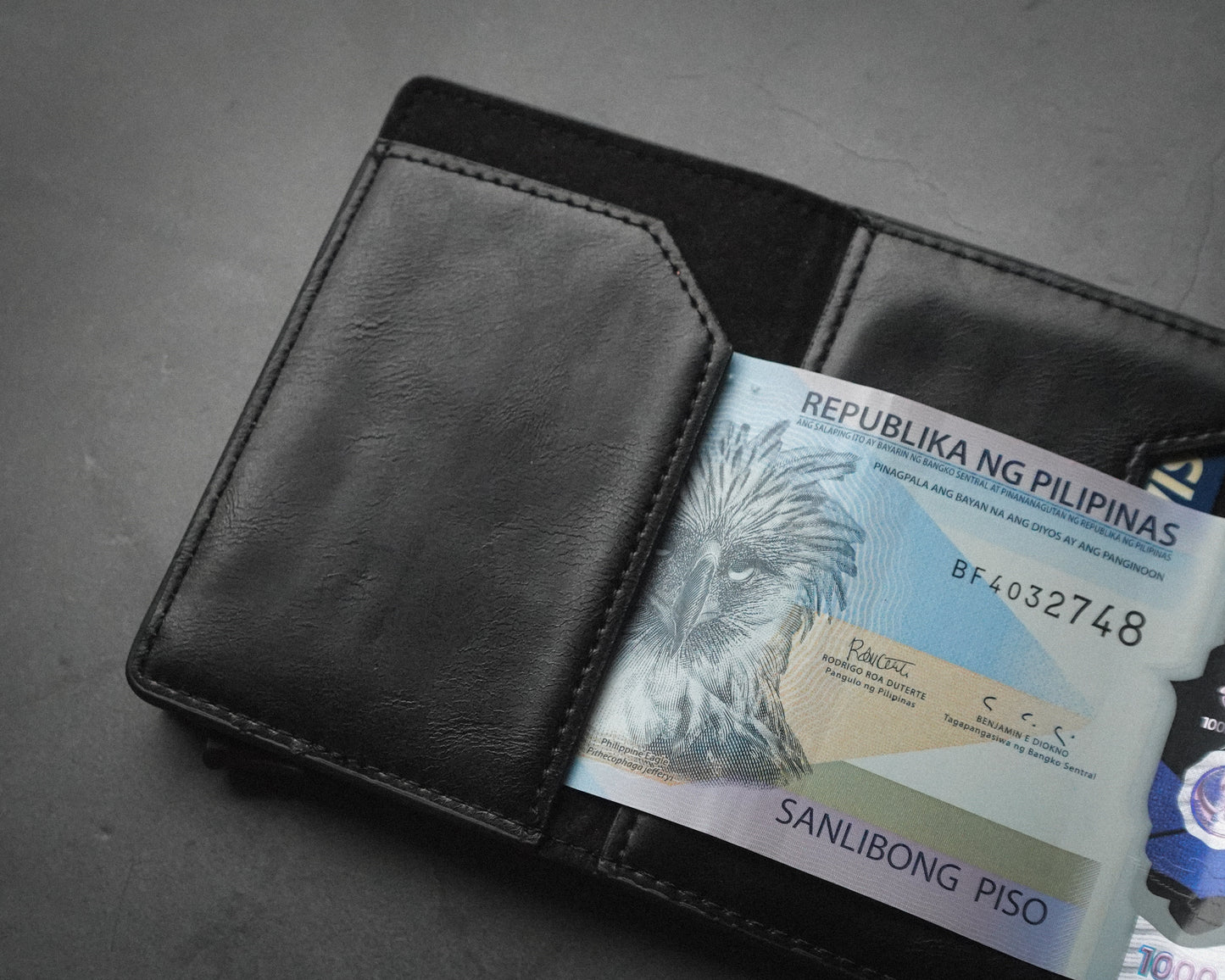 The Viktor - Premium RFID Travel Wallet